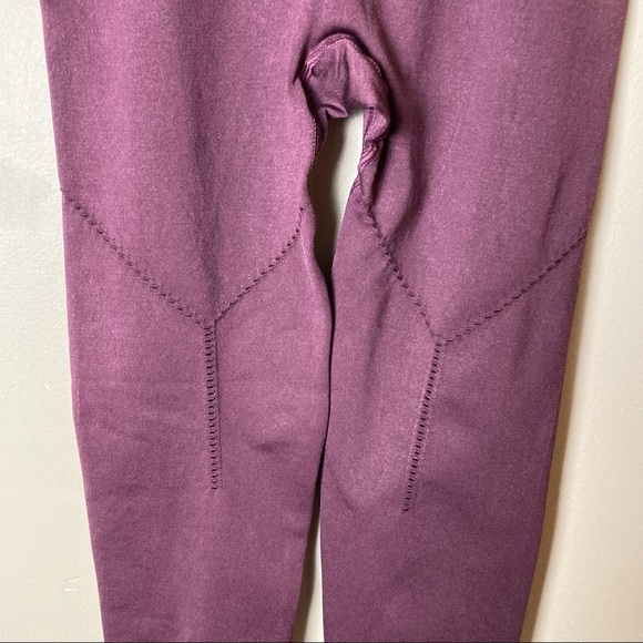 NWOT Joy Lab High-Waisted Seamless 7/8 Leggings Burgundy Red - Picture 9 of 10